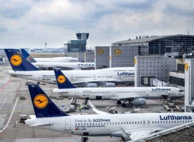 Акции Lufthansa падают на 3%