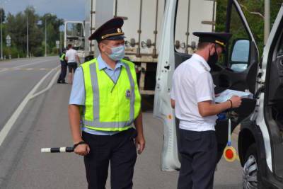 Тамбовские автоинспекторы проверили автобусы на трассе «Воронеж-Тамбов»