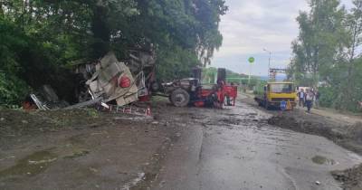 На Прикарпатье разбился пожарный автомобиль, спеша на вызов: шесть пострадавших (ФОТО)