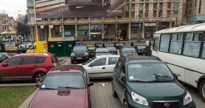 Эвакуаторы не работают, водители паркуются где попало: в Киеве "обезглавили" Инспекцию по парковке