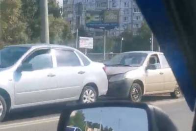 На улице Бирюзова в Рязани столкнулись шесть машин