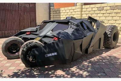 «Бэтмобиль» появился в продаже за десятки миллионов рублей