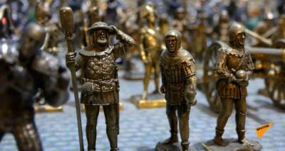 От Наполеона до Дракулы. В тбилисской галерее представлены тысячи металлических фигурок