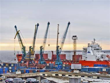 "Норникель" инвестирует 40 млрд рублей в порт Дудинка