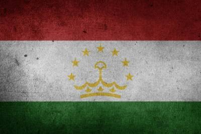 Таджикистан разрешил приземлиться афганскому самолету с сотней военных