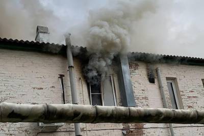 В Донецке из горящей двухэтажки эвакуировали десять человек