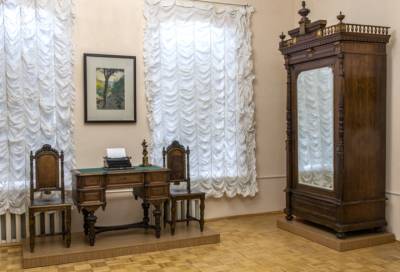 В Ивангороде продолжаются ремонтные работы в музее русского живописца Ивана Билибина