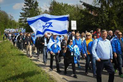 Польша рассмотрит вопрос о запрете поездок израильских школьников