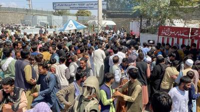 Семь человек погибли в аэропорту Кабула из-за хаоса при эвакуации