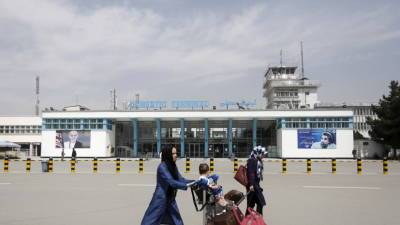 CNN: США возобновили эвакуацию из аэропорта Кабула