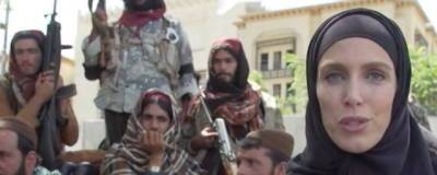 Талибы в Афганистане заставили журналистку CNN выйти в эфир в хиджабе