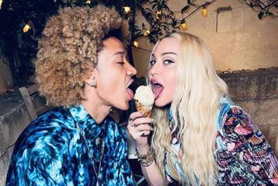 Леон Лурдес - Дети, бойфренд и мороженое: как Мадонна празднует свое 63-летие - skuke.net - Новости