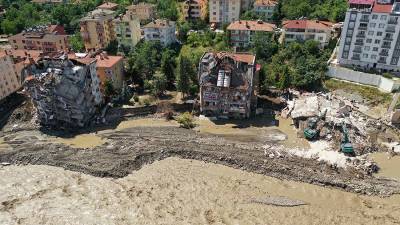 Число жертв наводнений в Турции увеличилось до 72