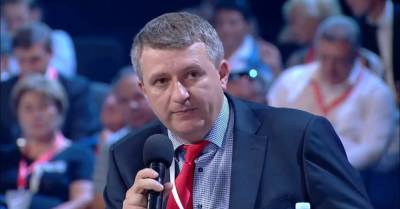 Зеленский пытается отобрать полномочия у Кличко через Ермака и Столара — Романенко