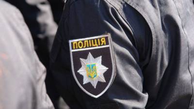 В Киеве женщина начала драку в кафе и избила мужчину, его госпитализировали с разрывами почки и селезёнки