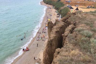 В Севастополе обнаружили обвалоопасный участок на популярном пляже