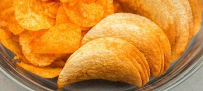 Диетолог рассказала, сколько чипсов можно съесть без вреда для здоровья