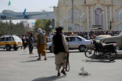 Семь человек погибли в аэропорту Кабула