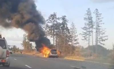 Внедорожник полностью сгорел на Киевском шоссе