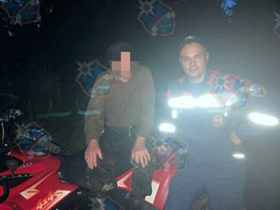 Спасатели отыскали заблудившегося в лесу у Сясьстроя пенсионера