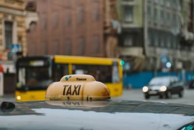 Депрессия сподвигла москвичку заплатить за такси 190 тыс. рублей