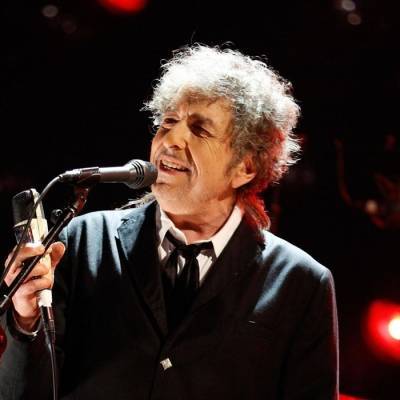 Роберт Дилан - Боба Дилана обвинили в совращении 12-летней девочки более 50 лет назад - znak.com
