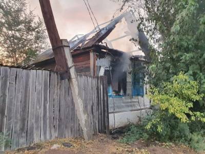 В Астраханской области за сутки сгорели автомобиль и дом