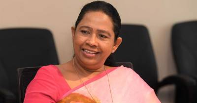 На Шри-Ланке главу Минздрава сместили с должности за лечение коронавируса "колдовством"