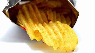 Диетолог Белоусова рассказала, как употреблять чипсы без вреда для здоровья
