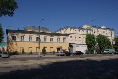 Сотрудника СИЗО в Смоленске подозревают во взяточничестве