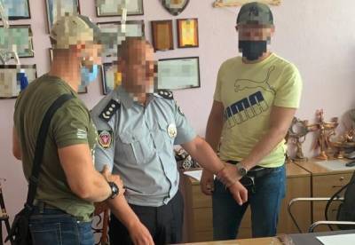 Декана Харьковского вуза поймали на взятке (фото)