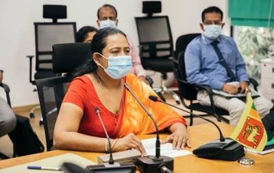 Глава минздрава Шри-Ланки использовала колдовство против коронавируса и все равно заболела и мира