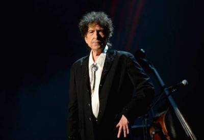 Боба Дилана обвинили в изнасиловании 12-летней дево...