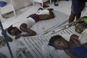 Землетрясение на Гаити: количество жертв возросло, в больнице нет мест