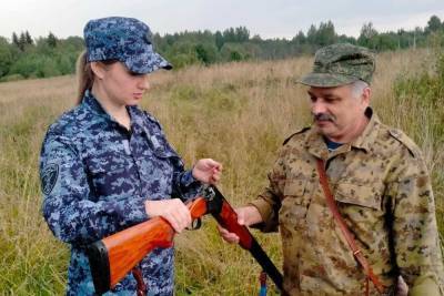Два административных нарушения выявили после проверки охотников в Псковской области