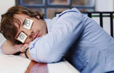 Диетолог раскрыл секрет борьбы с утомлением и сонливостью