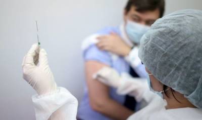 Рост заболеваемости и просевшая вакцинация: как дела с коронавирусом в Латвии