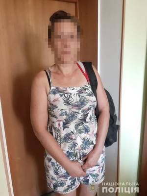 В Киеве женщина избила посетителя кафе — у него травмы живота, разрывы селезенки и почки