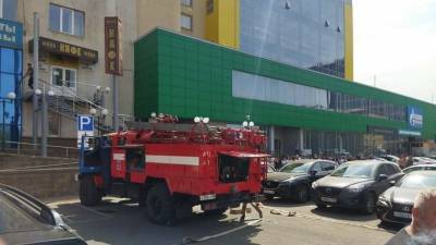В Уфе из-за пожара в бизнес-центре эвакуировали 150 человек