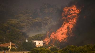 Новый пожар вблизи Афин