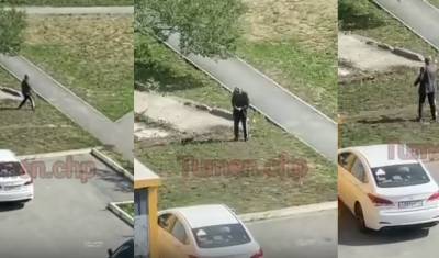 В Тюмени неадекватный мужчина размахивал ножом