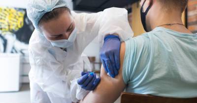 В Калининградской области расширили список работников, подпадающих под обязательную вакцинацию