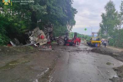 В Ивано-Франковской области разбилась пожарная машина: пострадали спасатели