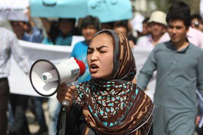 Женщины в Кабуле устроили митинг с требованием мест в правительстве