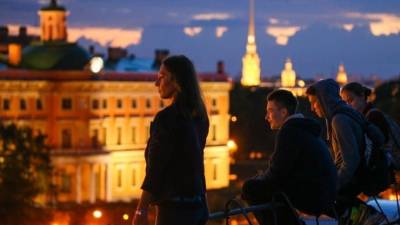 Красота на грани фола: чем опасны арт-вечеринки на крышах Петербурга