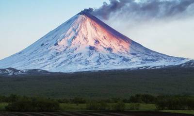 На Камчатке двое туристов сорвались с вулкана Ключевской