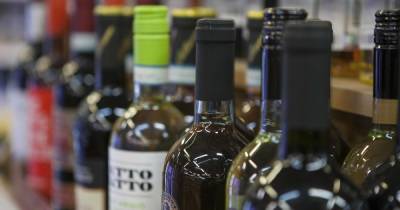 Почти 40% россиян выступили за повышение возраста продажи алкоголя