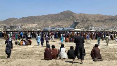 Жириновский призывает мировое сообщество помочь беженцам из Афганистана