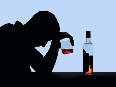 Сколько южноуральцев страдают алкоголизмом и наркоманией?
