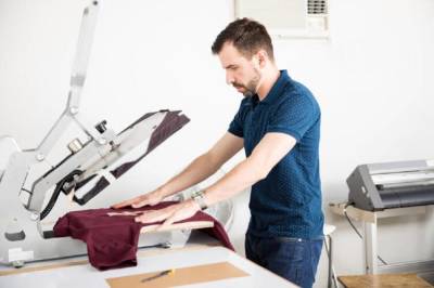Как печатают рисунки на одежде?